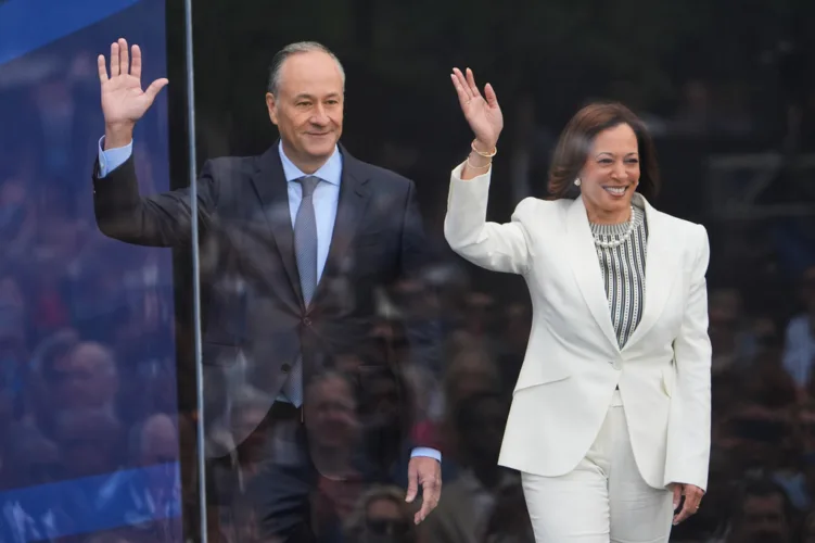 Deputies respond to trespasser reported at ex-Vice President Kamala Harris' Malibu home